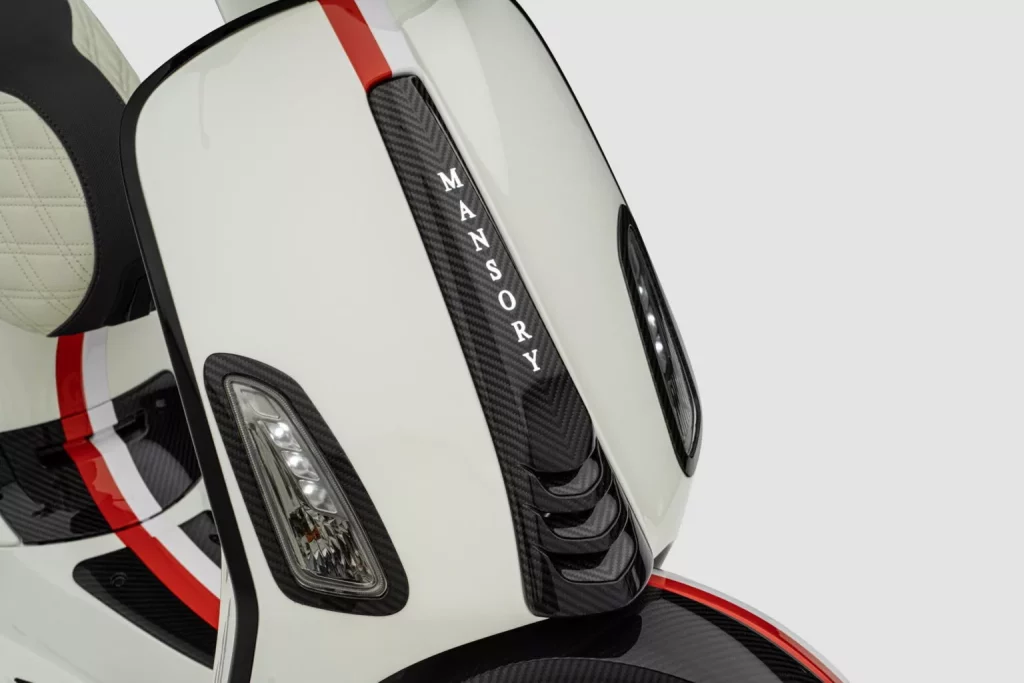 Mansory pierde el norte con su última criatura: Tiene dos ruedas, es eléctrica y da 5,4 CV 22 Motor16 2024 Mansory Vespa Elettrica Monaco 19 Motor16