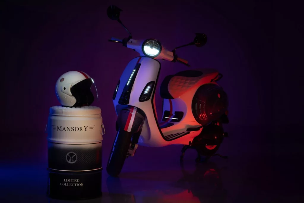 Mansory pierde el norte con su última criatura: Tiene dos ruedas, es eléctrica y da 5,4 CV 12 Motor16 2024 Mansory Vespa Elettrica Monaco 9 Motor16