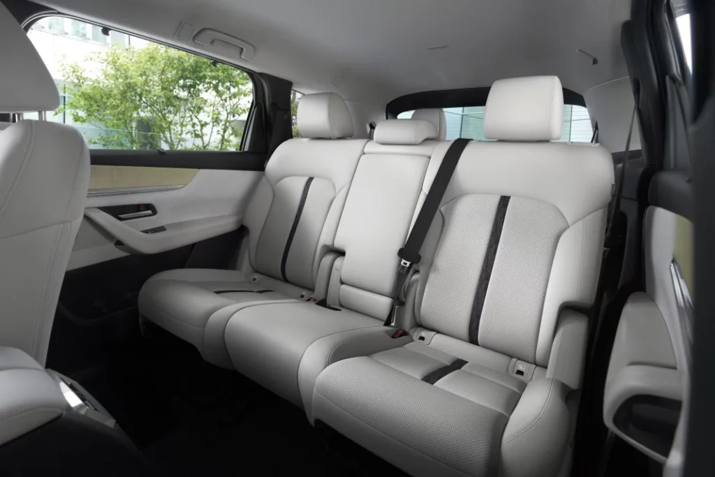 2024 Mazda CX-80. Imagen interior.