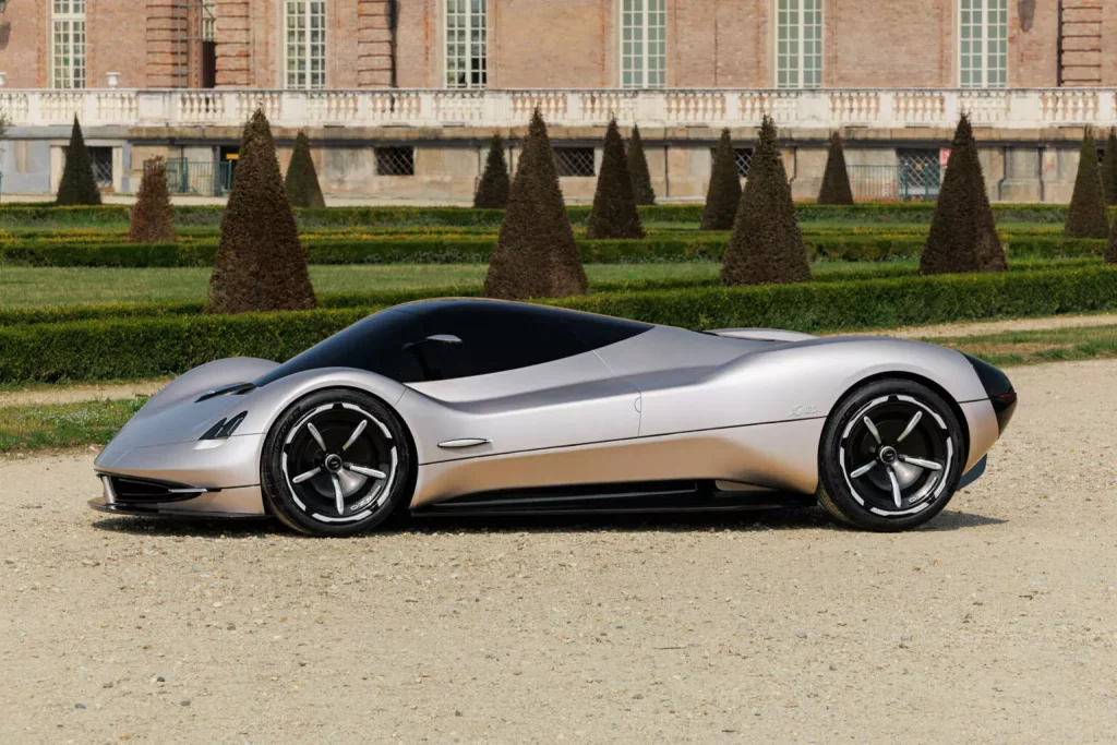 Pagani Alisea: El futuro de la marca hurga en su pasado 14 Motor16 2024 Pagani Alisea IED Torino 12 Motor16
