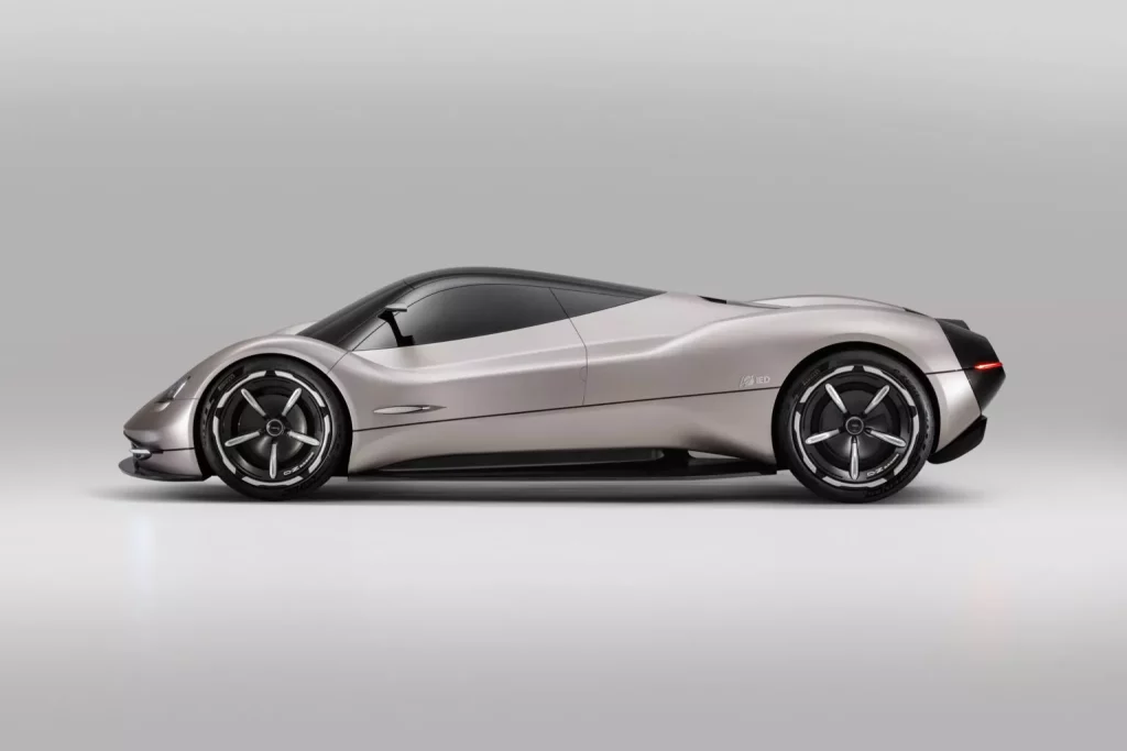 Pagani Alisea: El futuro de la marca hurga en su pasado 24 Motor16 2024 Pagani Alisea IED Torino 22 Motor16