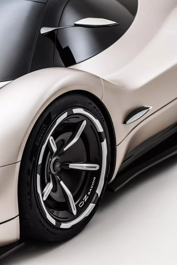 Pagani Alisea: El futuro de la marca hurga en su pasado 32 Motor16 2024 Pagani Alisea IED Torino 30 Motor16