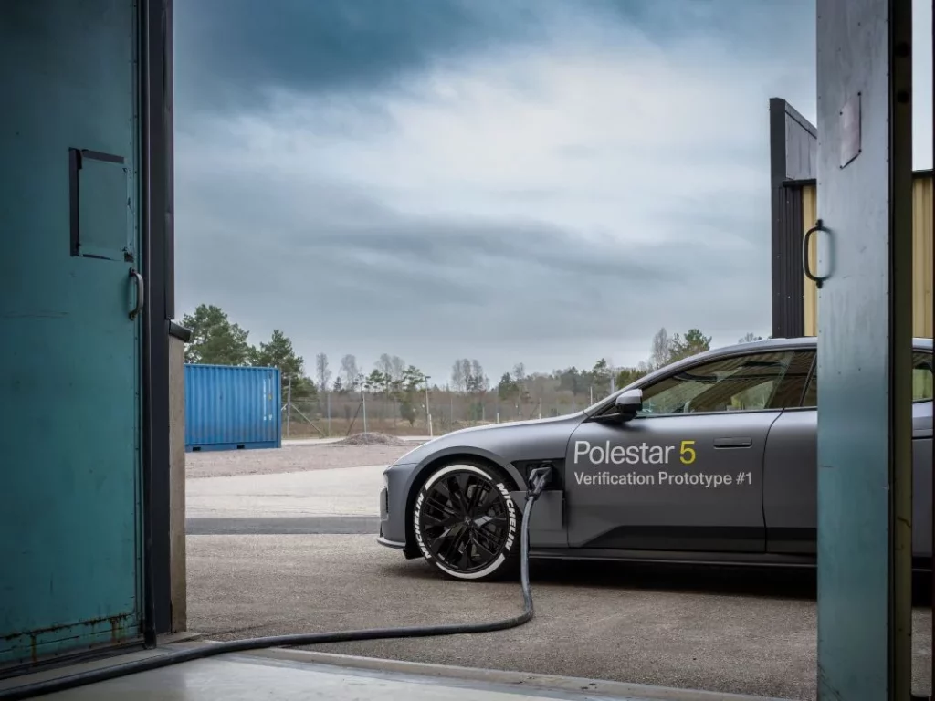 El Polestar 5 demuestra que cargar a 370 kW es una realidad 5 Motor16 2024 Polestar5 Prototipo Recarga 3 Motor16