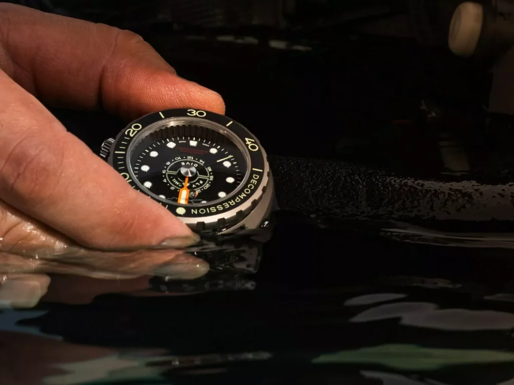 Este es el único Singer que podrás llevar en tu muñeca 1 Motor16 2024 Singer Divetrack. Reloj. Imagen.