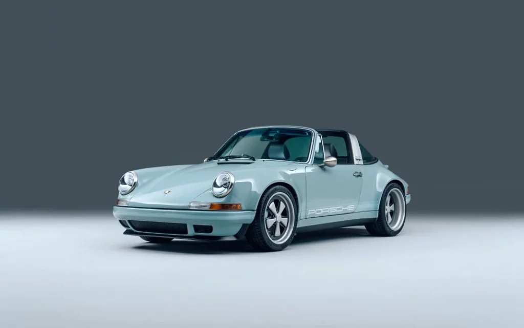 2024 Theon Design GBR003. Porsche 911 Targa 964. Imagen estudio.