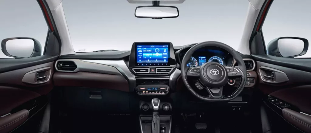 Toyota Urban Cruiser Taisor: El SUV de 8.500 euros que te gustaría que llegara aquí 3 Motor16 2024 Toyota Urban Cruiser Taisor. Imagen interior.