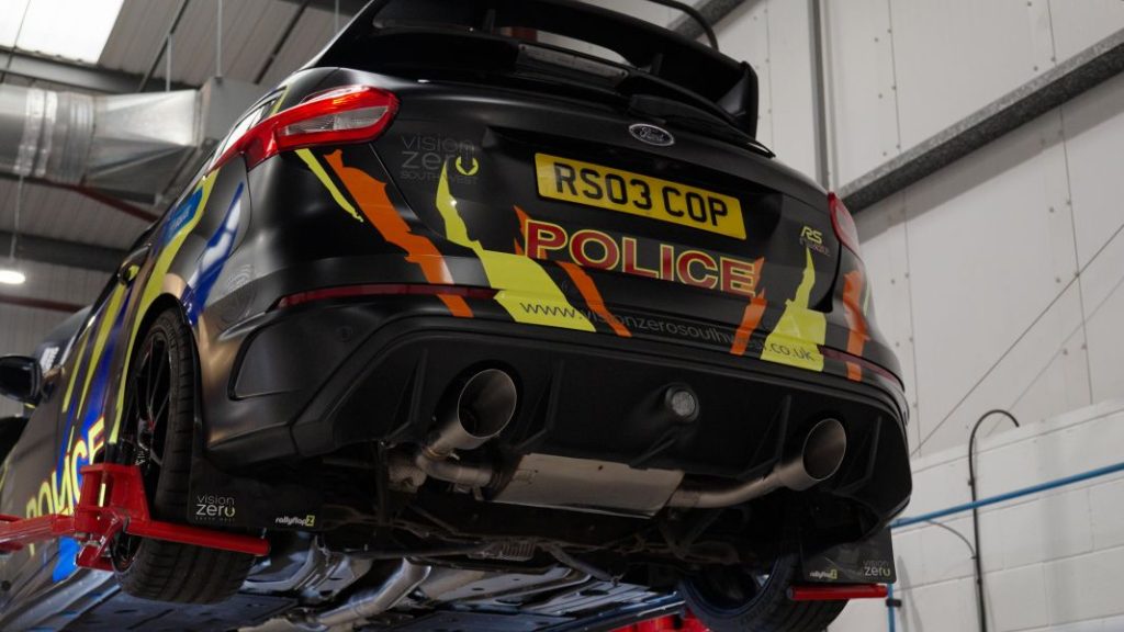 2024 ford focus rs policia milltek sport 3 Motor16