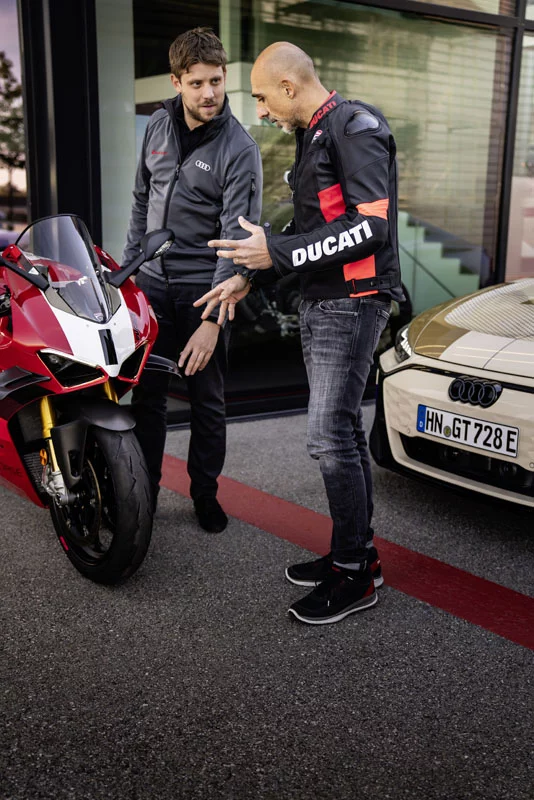 AUDI ETRON GT DUCATI PANIGALE 3 Motor16