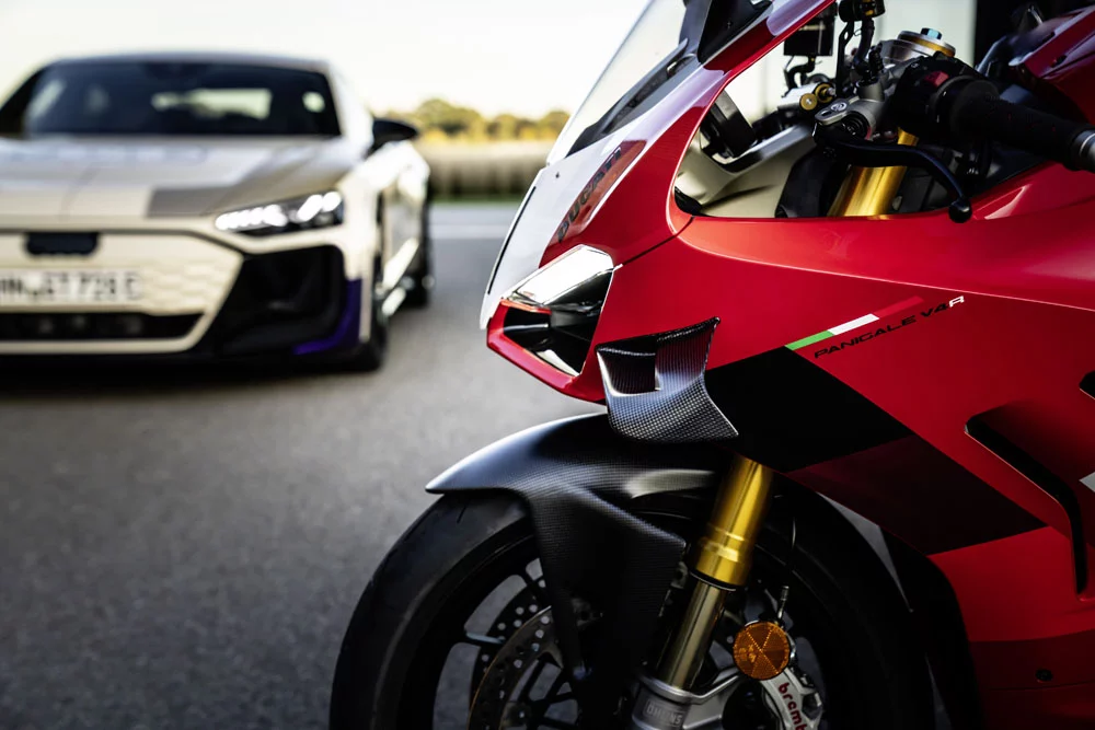 AUDI ETRON GT DUCATI PANIGALE 40 Motor16