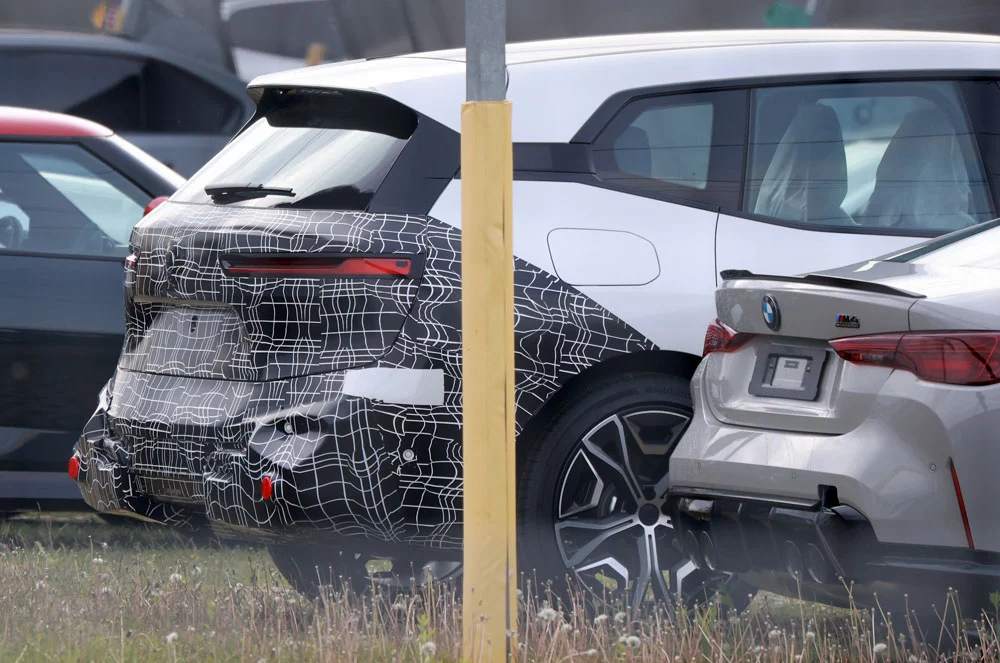 BMW iX facelift 7 Motor16