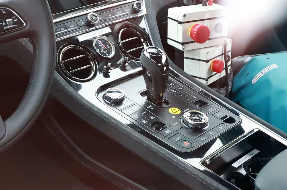 Bentley se pasa del W12 al V8 híbrido enchufable 2 Motor16 Bentley Conti GTC V8 PHEV 12 Motor16