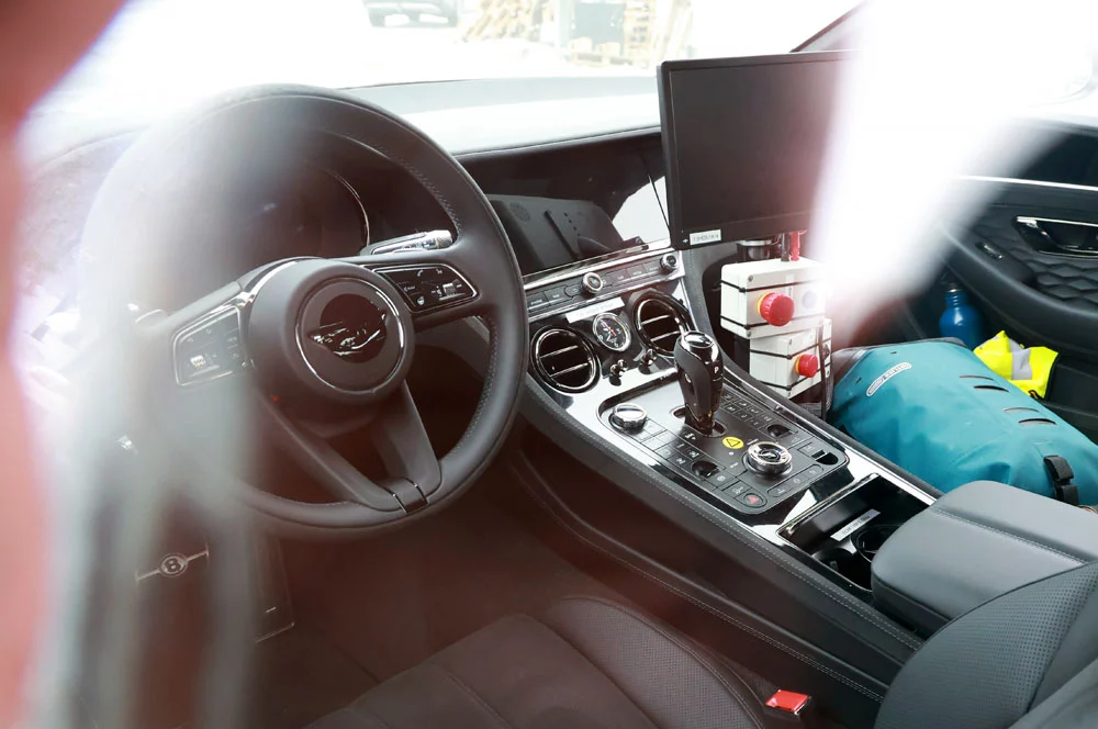 Bentley se pasa del W12 al V8 híbrido enchufable 28 Motor16 Bentley Conti GTC V8 PHEV 13 Motor16