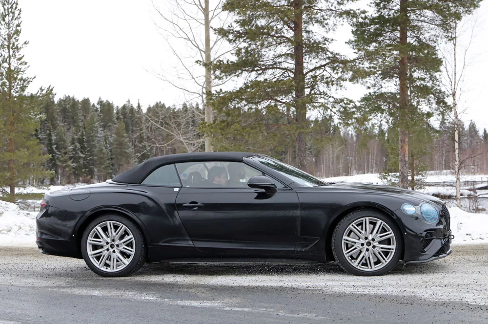 Bentley se pasa del W12 al V8 híbrido enchufable 21 Motor16 Bentley Conti GTC V8 PHEV 6 Motor16