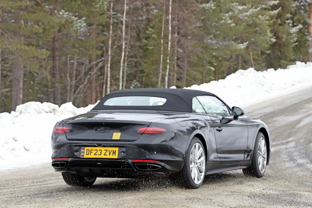 Bentley se pasa del W12 al V8 híbrido enchufable 23 Motor16 Bentley Conti GTC V8 PHEV 8 Motor16