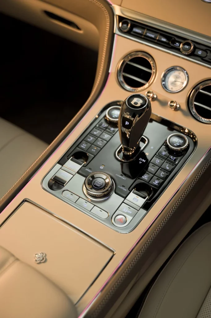 El Bentley Continental GTC Boodles no es una joya sobre ruedas, sino un joyero 5 Motor16 Bentley Continental GTC Boodles