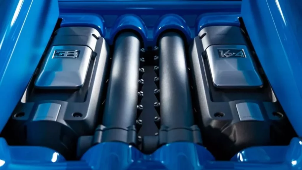 El Bugatti Transformers, único en el mundo, se encuentra en España… Y el propietario se aburrió de él en un año 2 Motor16 ¿Cuánto vale este extraño Bugatti "Transformers"?