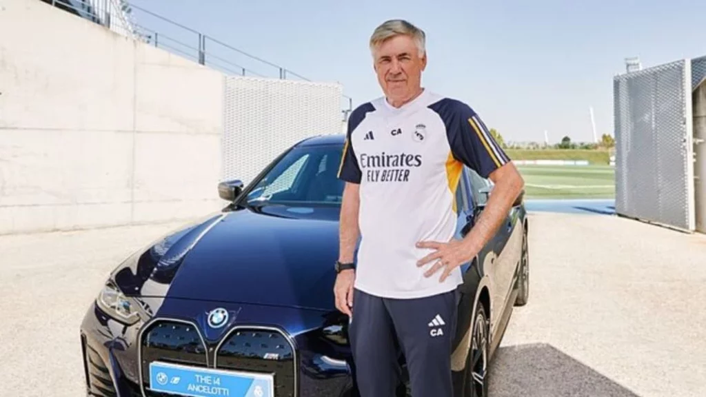 ¿Cuál es el coche que conduce Carlo Ancelotti?