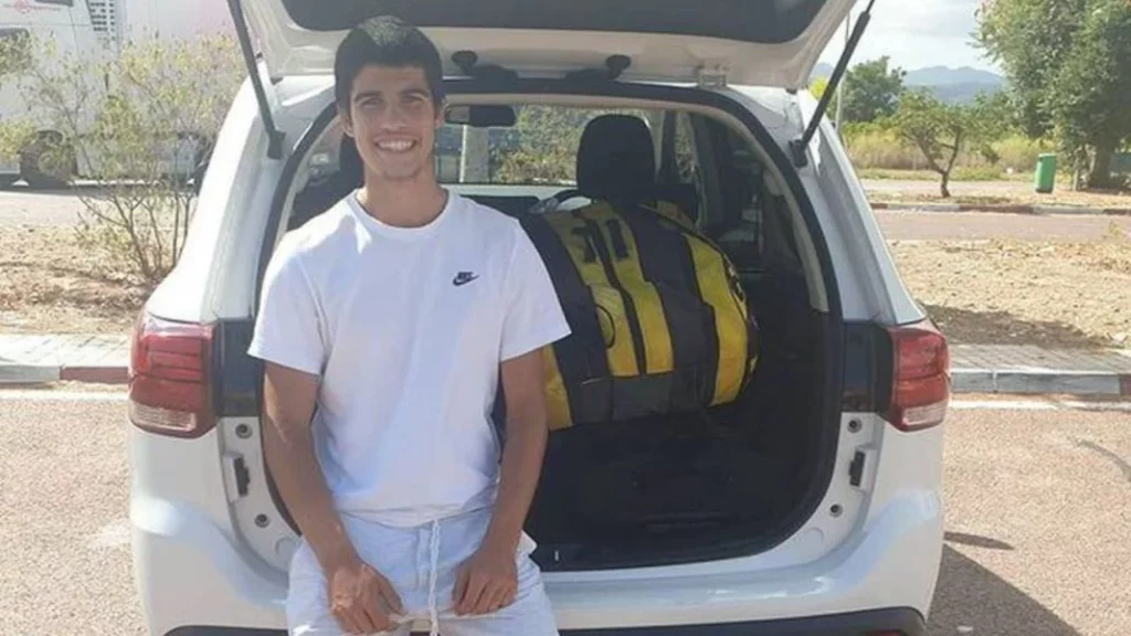La evolución de Carlos Alcaraz: de conducir un Mitsubishi de 40 mil euros al BMW más caro del mercado 1 Motor16 ¿Qué características tenía el Mitshubishi de Carlos Alcaraz?
