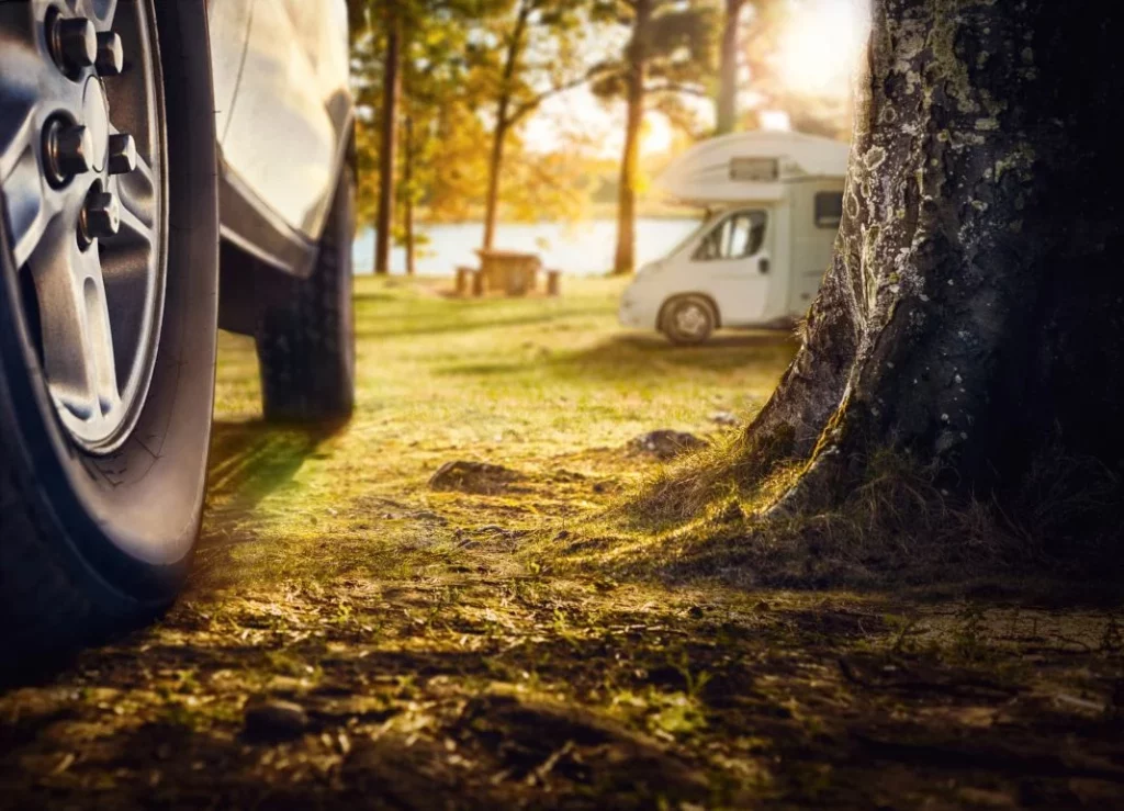 A estos vehículos tan de moda, también hay que revisarle de esta manera los neumáticos 145 Motor16 Continental VanContact Camper Motor16