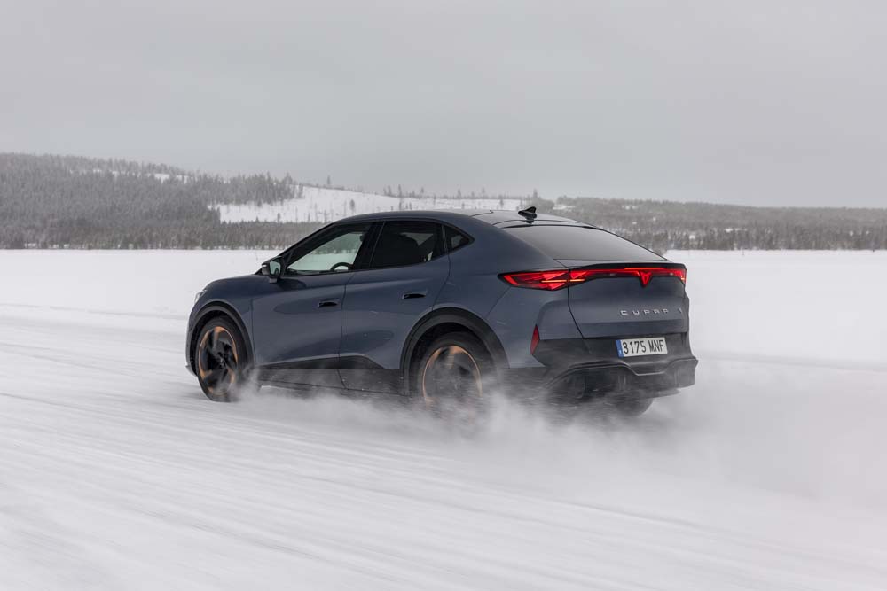 El CUPRA Tavascan desafía al hielo de Laponia 7 Motor16 Cupra Tavascan en Laponia 3 1 Motor16
