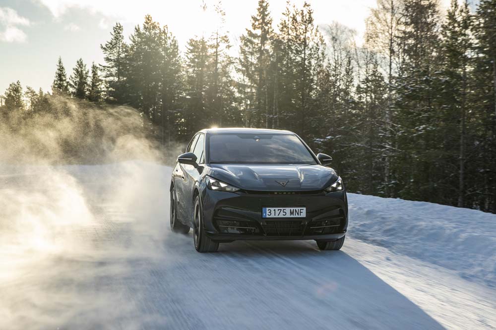 El CUPRA Tavascan desafía al hielo de Laponia 9 Motor16 Cupra Tavascan en Laponia 5 1 Motor16
