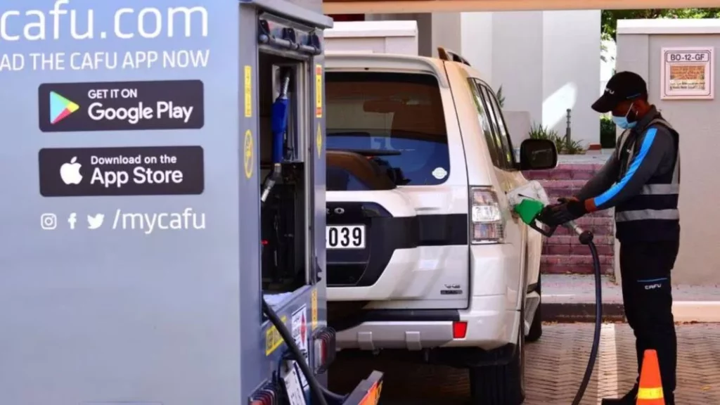 En Dubai demuestran estar a años luz. Y el servicio de gasolina a domicilio así lo demuestra 1 Motor16 ¿Qué inconvenientes puede traer este servicio?