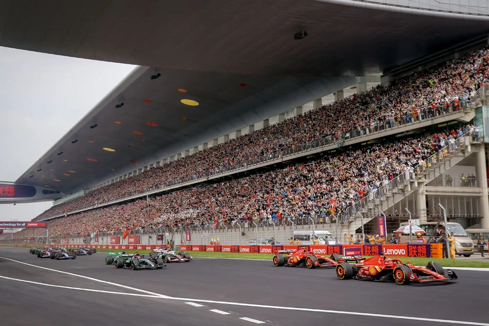 Cuando Max Verstappen entra en otra dimensión, muy mal asunto para la Fórmula 1 4 Motor16 EuropaPress 5905930 55 sainz carlos spa scuderia ferrari sf 24 action start of the race depart Motor16