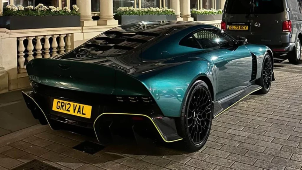 ¿Cuáles son los detalles exclusivos de este Aston Martin?