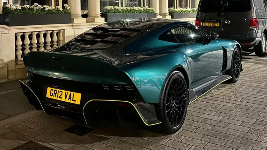 El nuevo juguete del Gordon Ramsay cuesta 1,5 millones y solo hay 110 en el mundo 1 Motor16 ¿Cuáles son los detalles exclusivos de este Aston Martin?