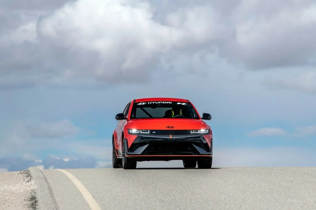 Hyundai se apunta al Pikes Peak 2024 con el Ioniq 5 N 3 Motor16 Hyundai Ioniq 5 N Pikes Peak 1 Motor16
