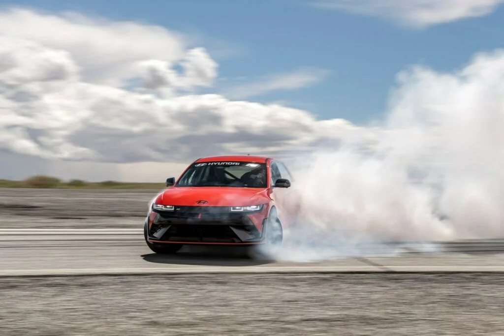 Hyundai se apunta al Pikes Peak 2024 con el Ioniq 5 N 12 Motor16 Hyundai Ioniq 5 N Pikes Peak 11 Motor16