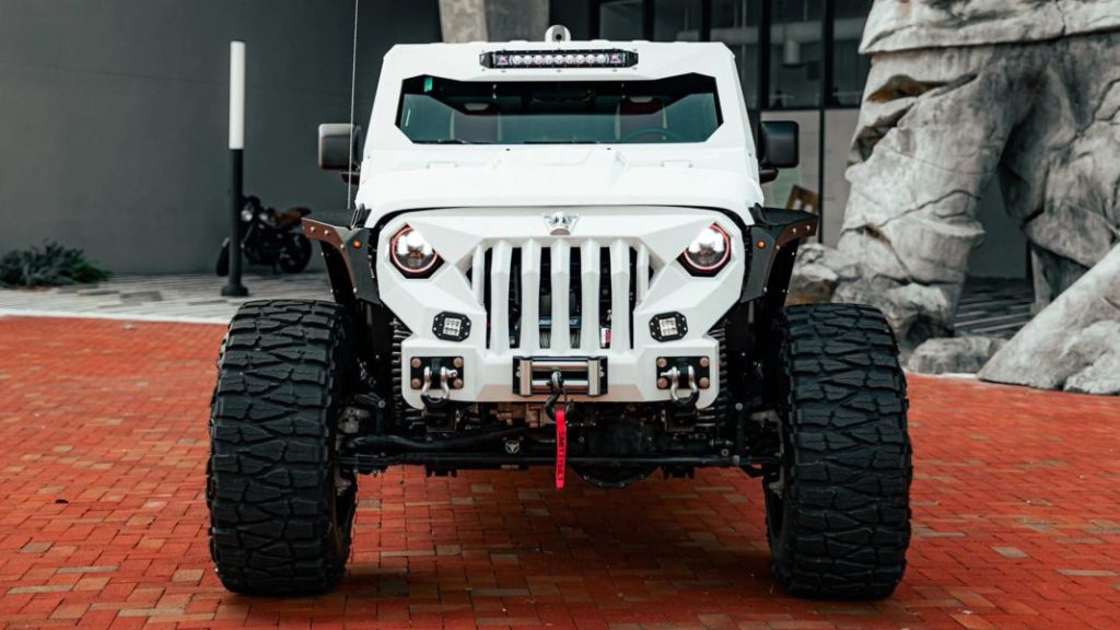 El Jeep Gladiator 6×6 Apocalypse Hellfire esconde el auténtico corazón de Satanás bajo el capó 43 Motor16 Jeep Gladiator 6x6 Apocalypse hellfire 52 Motor16