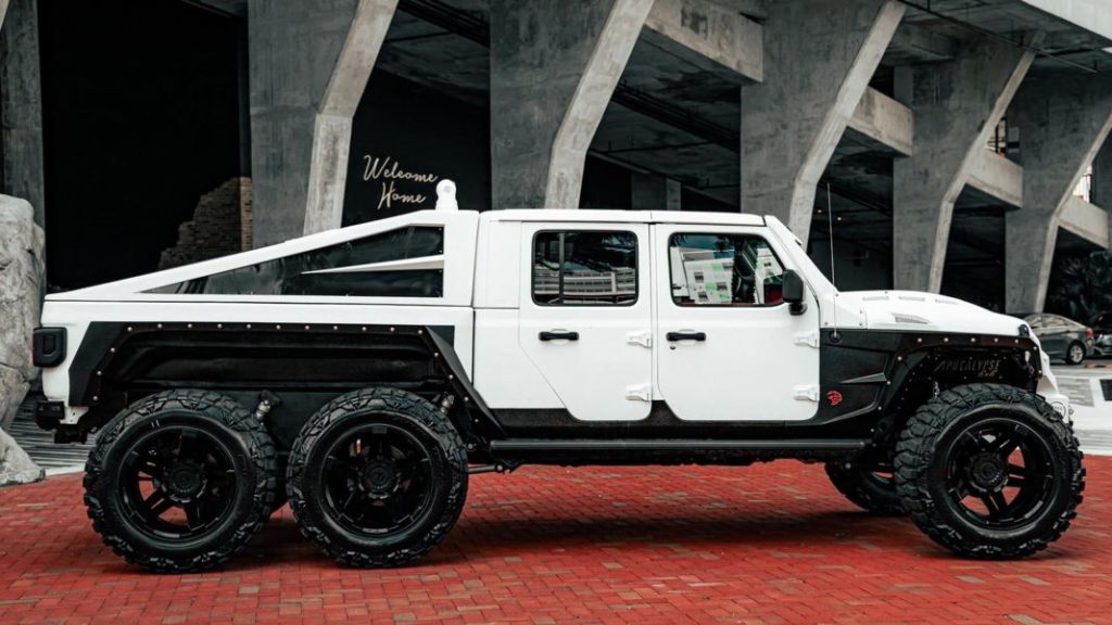 El Jeep Gladiator 6×6 Apocalypse Hellfire esconde el auténtico corazón de Satanás bajo el capó 38 Motor16 Jeep Gladiator 6x6 Apocalypse hellfire 57 Motor16