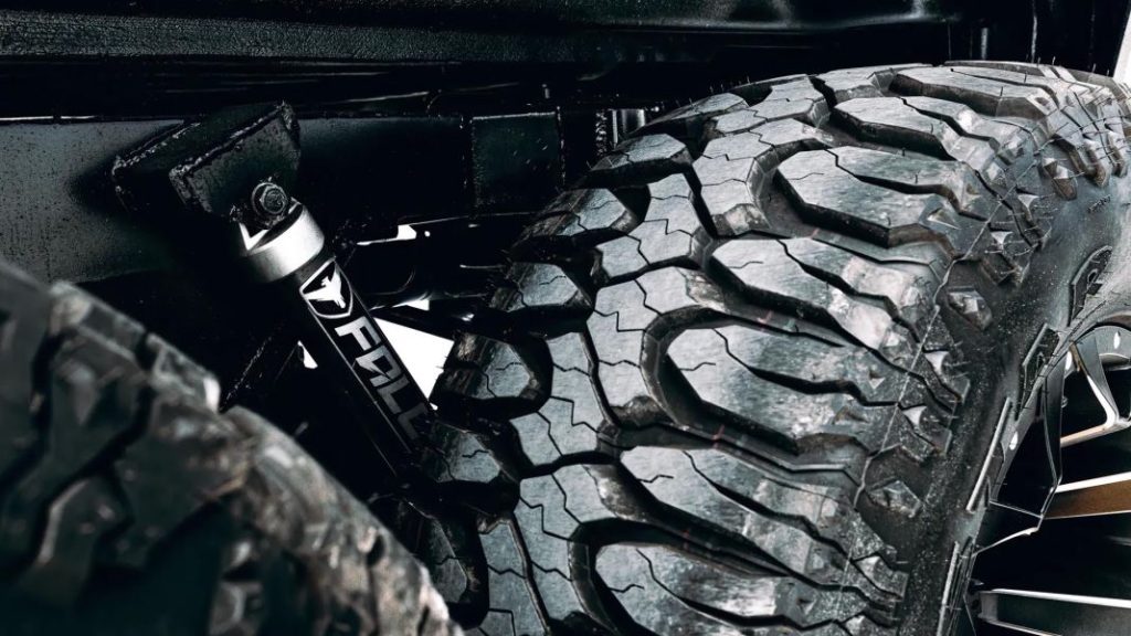 El Jeep Gladiator 6×6 Apocalypse Hellfire esconde el auténtico corazón de Satanás bajo el capó 10 Motor16 Jeep Gladiator 6x6 Apocalypse hellfire 85 Motor16