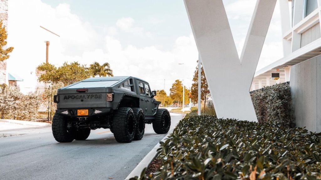 El Jeep Gladiator 6×6 Apocalypse Hellfire esconde el auténtico corazón de Satanás bajo el capó 9 Motor16 Jeep Gladiator 6x6 Apocalypse hellfire 89 Motor16