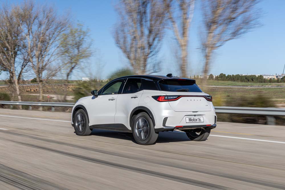 Prueba del Lexus LBX. Premium y muy gratificante 19 Motor16 LEXUS LBX 11 Motor16