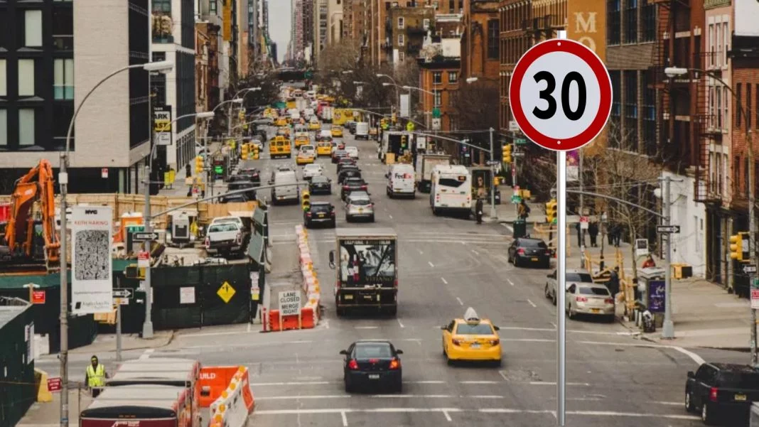 En esta ciudad no podrás pasar de 30 km/h.