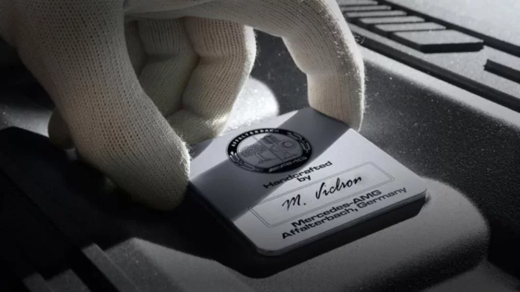 La firma del artesano: Un legado de pasión en los Mercedes-AMG