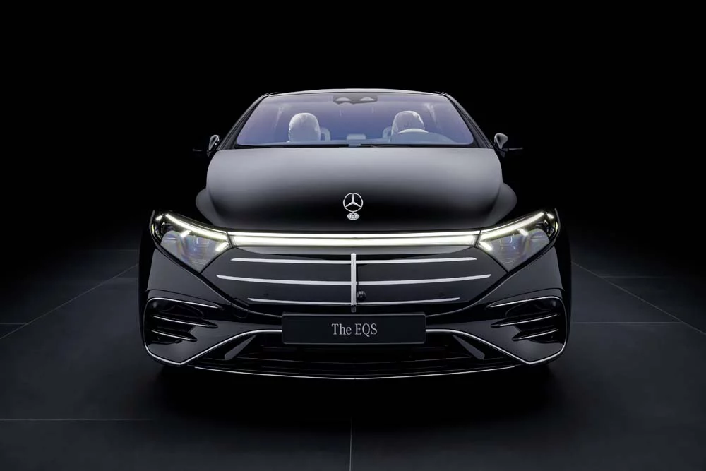 Los motores gasolina y diésel de Mercedes-Benz aún van a dar mucha guerra 2 Motor16 2024 Mercedes-Benz EQS. Imagen estudio.