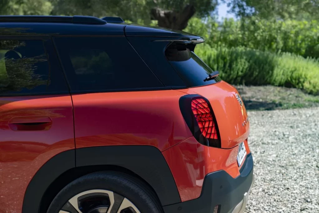 Nuevo Mini Aceman 2024. El nuevo superventas de la marca británica 10 Motor16 Mini Aceman 2024 11 Motor16