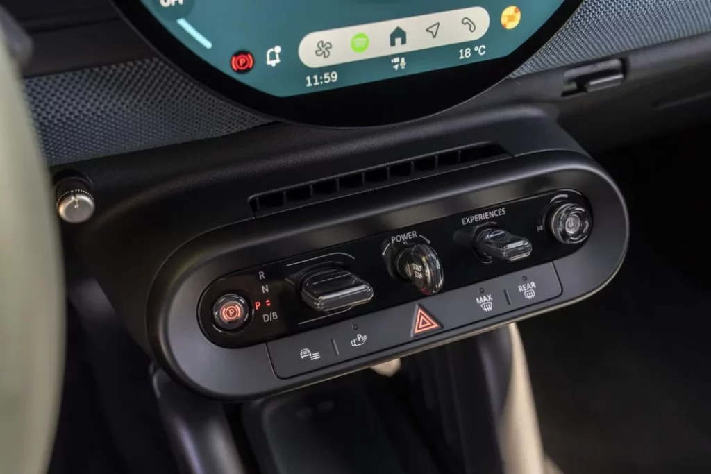 Nuevo Mini Aceman 2024. El nuevo superventas de la marca británica 14 Motor16 Mini Aceman 2024 14 Motor16