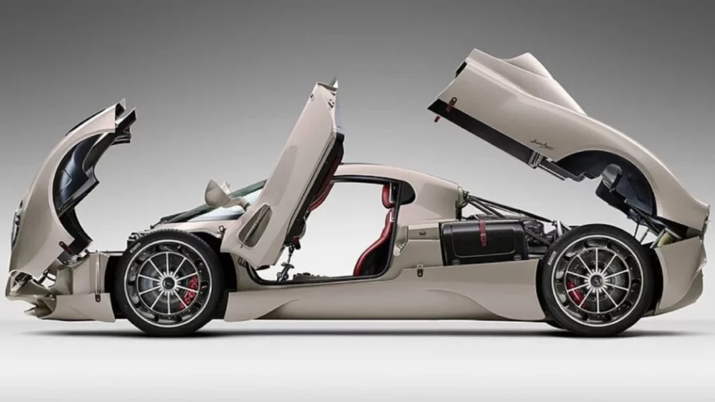 Y el premio al conductor (inconsciente) del año, es para… Este que recorrió las inundadas calles de Dubai con su Pagani de 2 millones 1 Motor16 ¿Cuáles son las características del Pagani Utopía?