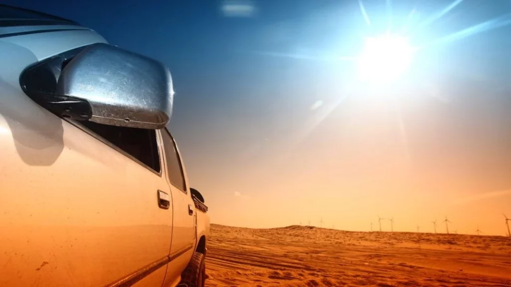 Ahora no, pero cuando llegue el calor seguro que quieres este gadget para tu coche 1 Motor16 ¿Cómo puede dañar el calor al interior del coche?