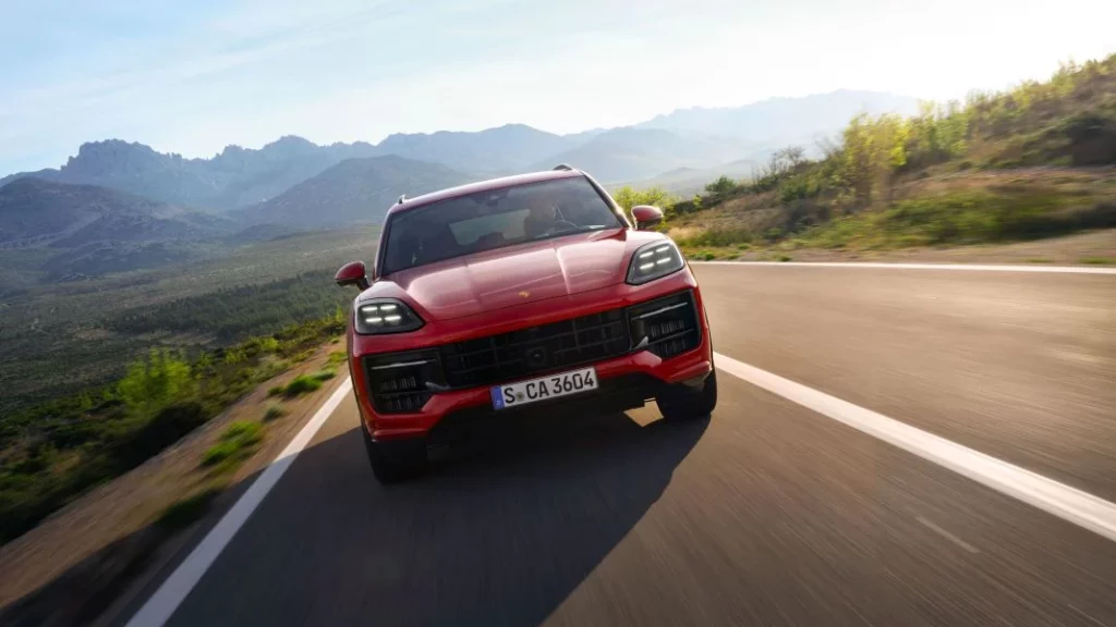 Porsche Cayenne GTS 2024. Más que nunca, el mejor de la gama 11 Motor16 Porsche Cayenne GTS 2024 12 Motor16