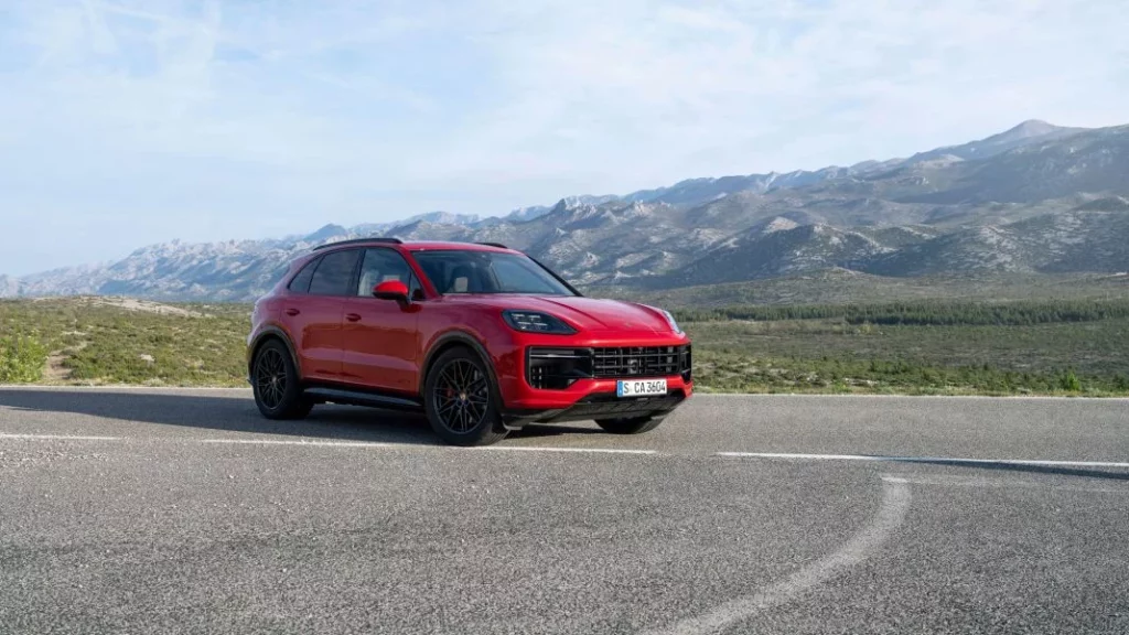 Porsche Cayenne GTS 2024. Más que nunca, el mejor de la gama 22 Motor16 Porsche Cayenne GTS 2024 24 Motor16