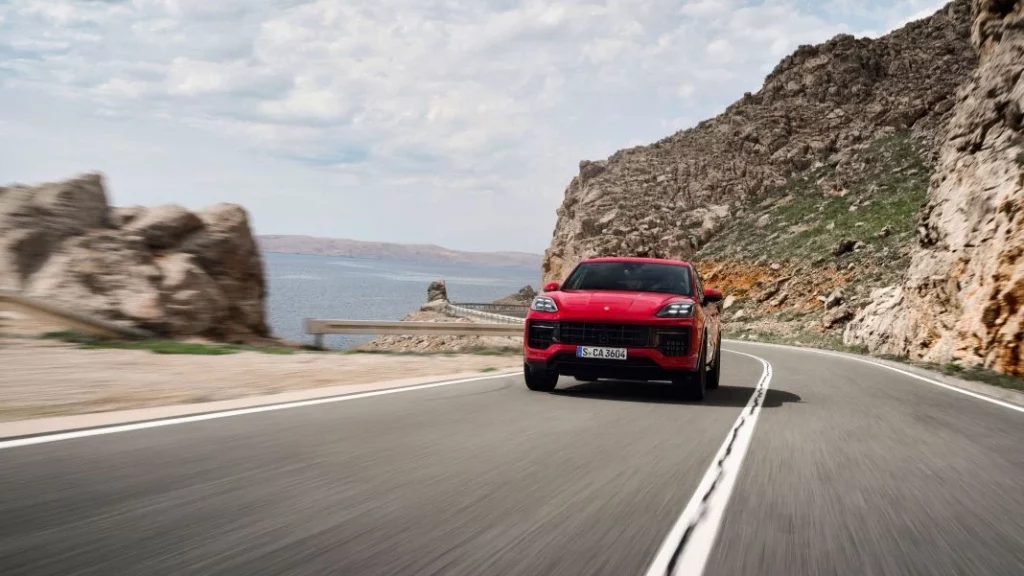 Porsche Cayenne GTS 2024. Más que nunca, el mejor de la gama 7 Motor16 Porsche Cayenne GTS 2024 7 Motor16