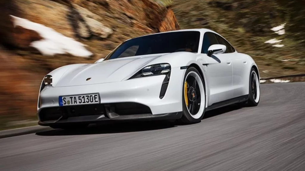 El Porsche submarino es una realidad. Es eléctrico y se ha convertido en la mejor campaña de publicidad para la marca 1 Motor16 ¿Qué características tiene el Porsche Taycan?