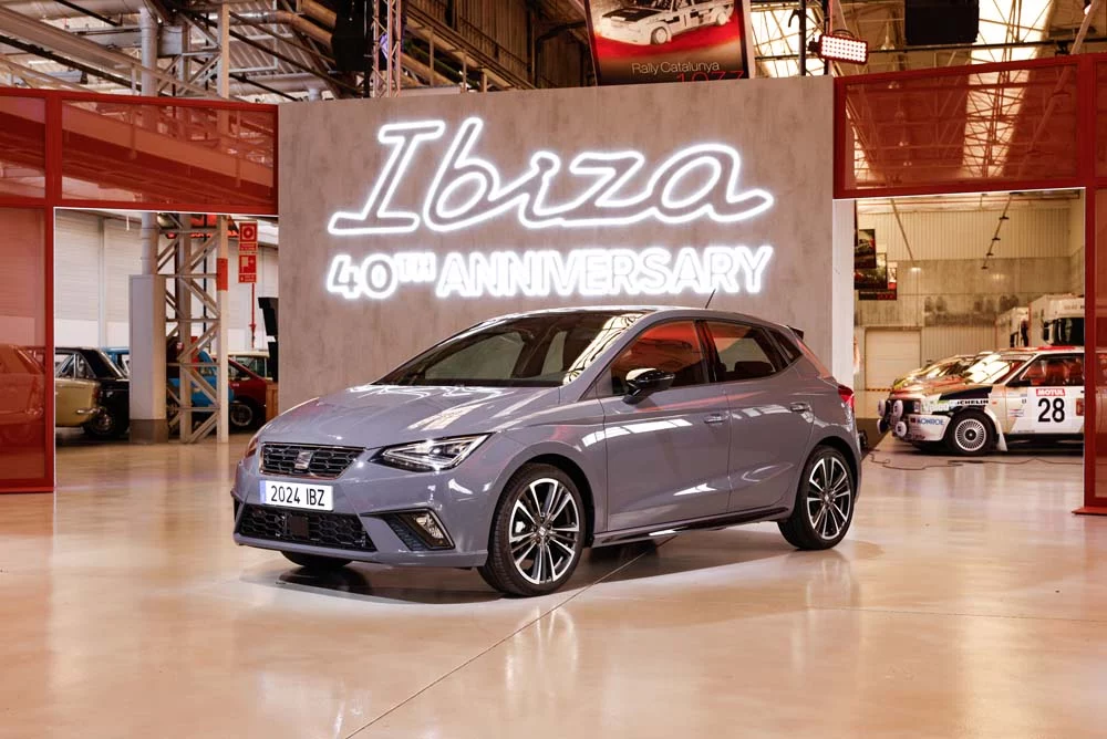 SEAT Ibiza Anniversary Limited Edition 006 Motor16