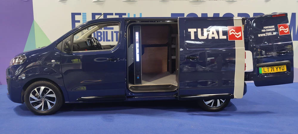 La batería portátil de TUAL que puede cargar un coche eléctrico 2 Motor16 TUALvan3 Motor16