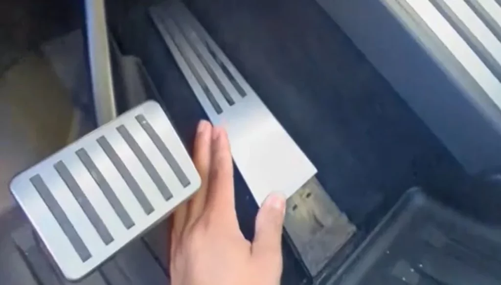 Tesla toma una drástica medida después de viralizarse los videos de la falla de los pedales de la Cybertruck 1 Motor16 ¿De dónde surgen los problemas de los pedales del Cybertruck?